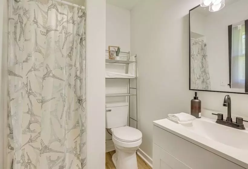 Spacious Omaha Home W/ Patio & Yard, Pets Welcome!