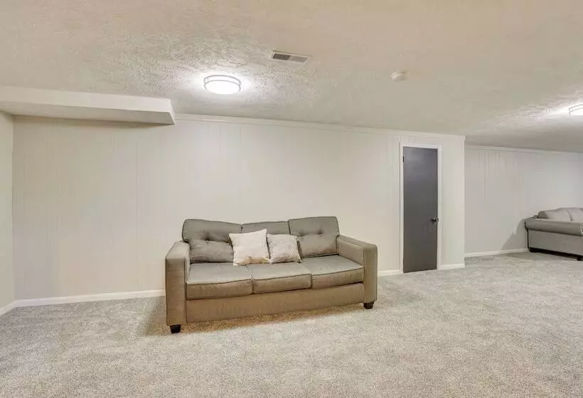 Spacious Omaha Home W/ Patio & Yard, Pets Welcome!