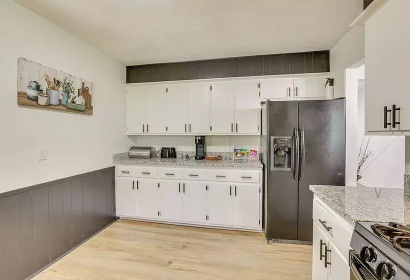 Spacious Omaha Home W/ Patio & Yard, Pets Welcome!