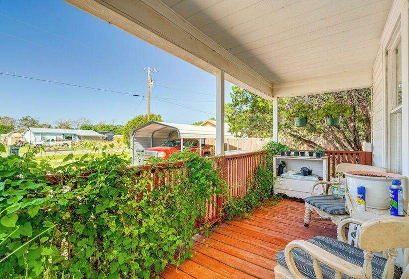 Fire Pit & Yard: Dog Friendly Spicewood Home