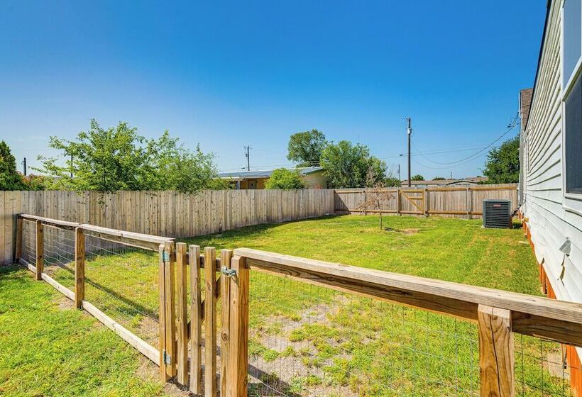 Fire Pit & Yard: Dog Friendly Spicewood Home