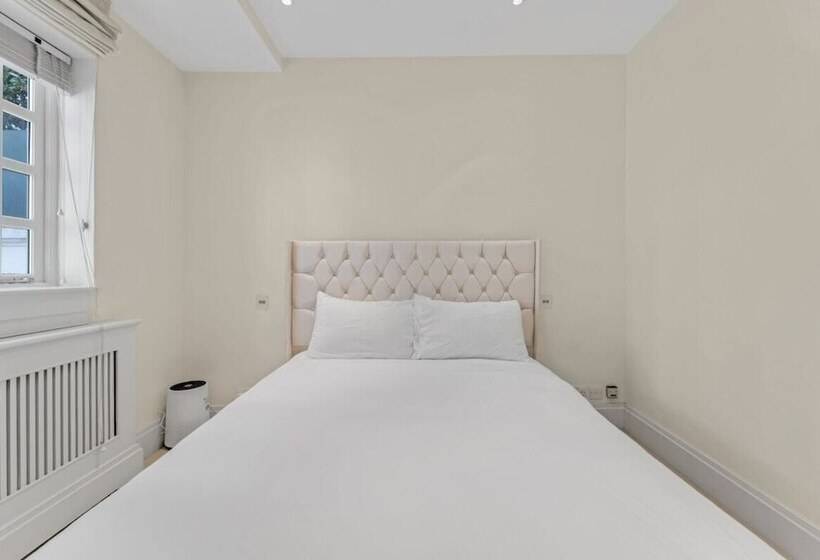 The Belgravia Place   Stunning & Bright 2bdr Home