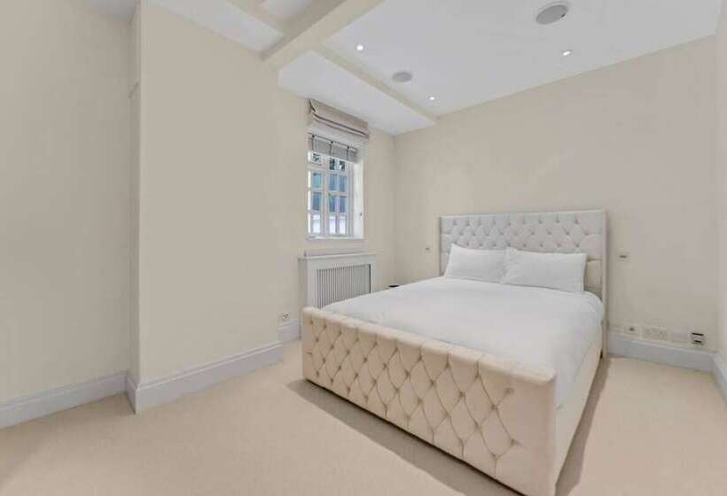 The Belgravia Place   Stunning & Bright 2bdr Home