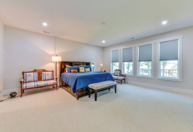 Waterfront Lake Norman Paradise: Dock, Game Room!