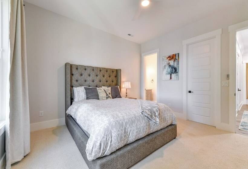 Waterfront Lake Norman Paradise: Dock, Game Room!