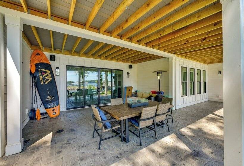 Waterfront Lake Norman Paradise: Dock, Game Room!