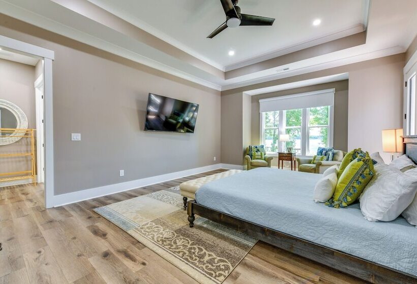 Waterfront Lake Norman Paradise: Dock, Game Room!