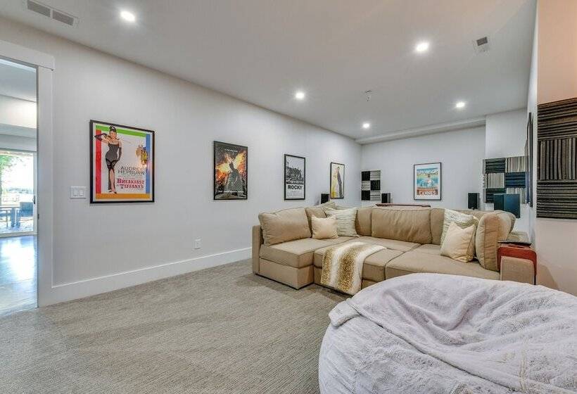 Waterfront Lake Norman Paradise: Dock, Game Room!