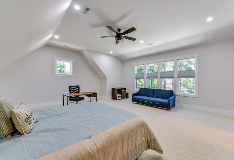 Waterfront Lake Norman Paradise: Dock, Game Room!