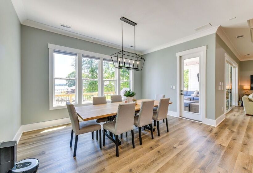 Waterfront Lake Norman Paradise: Dock, Game Room!