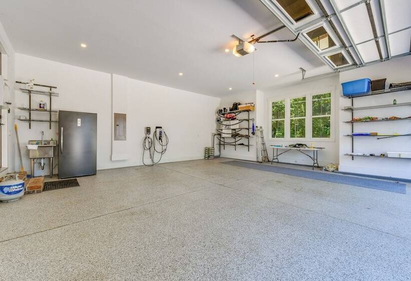 Waterfront Lake Norman Paradise: Dock, Game Room!