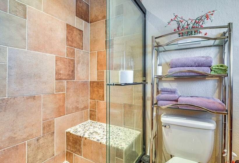 Bayfront St Petersburg Home W/ Hot Tub & Views!