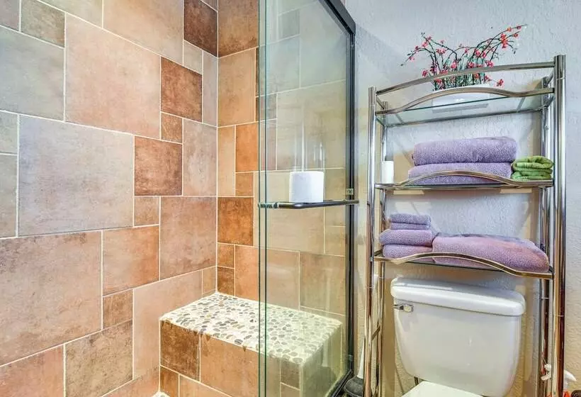 Bayfront St Petersburg Home W/ Hot Tub & Views!