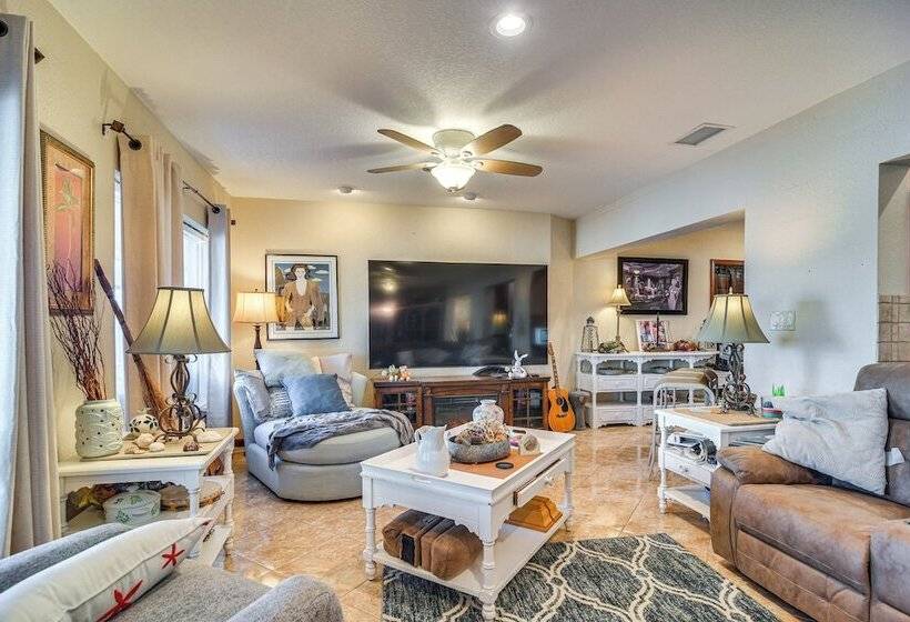 Bayfront St Petersburg Home W/ Hot Tub & Views!