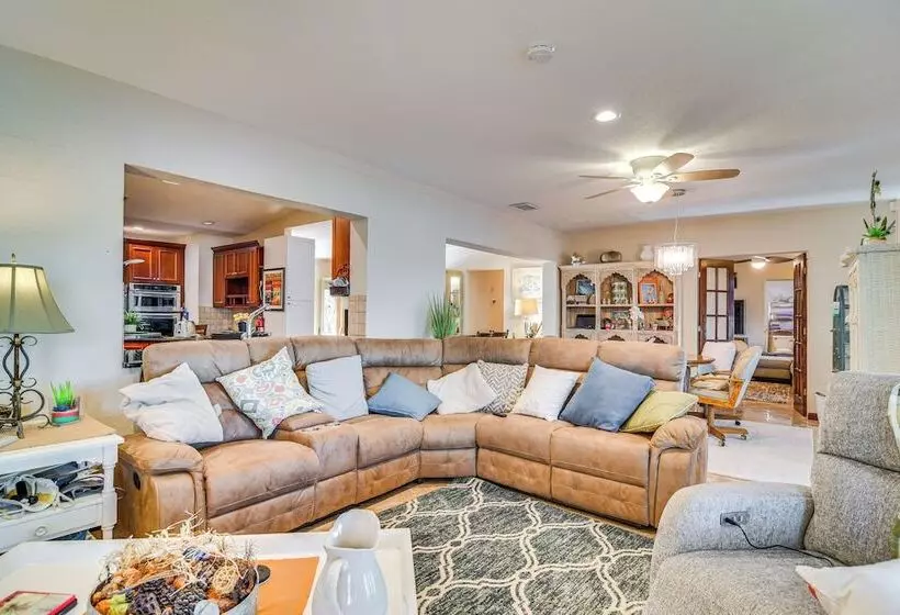 Bayfront St Petersburg Home W/ Hot Tub & Views!