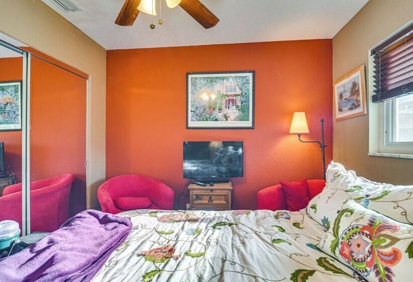 Bayfront St Petersburg Home W/ Hot Tub & Views!