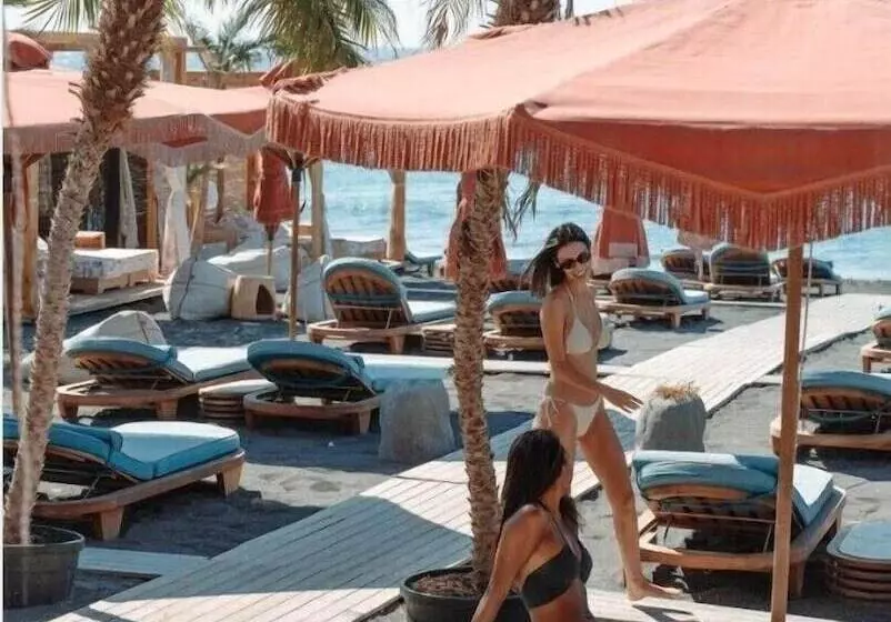 Aamiaismajoitus (B&B) Frati Villas