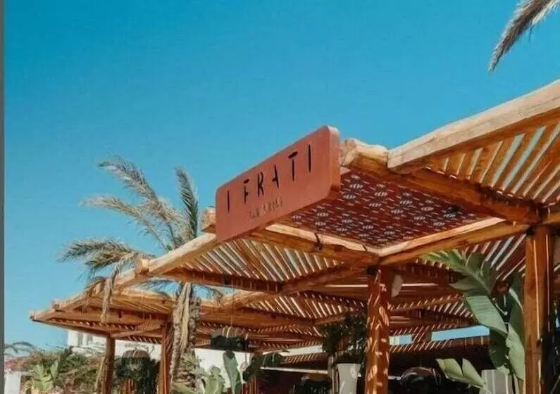 Aamiaismajoitus (B&B) Frati Villas