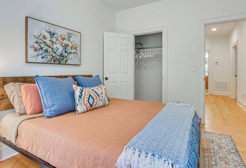 Black Mountain Hideaway W/ Hot Tub & Pool Table!