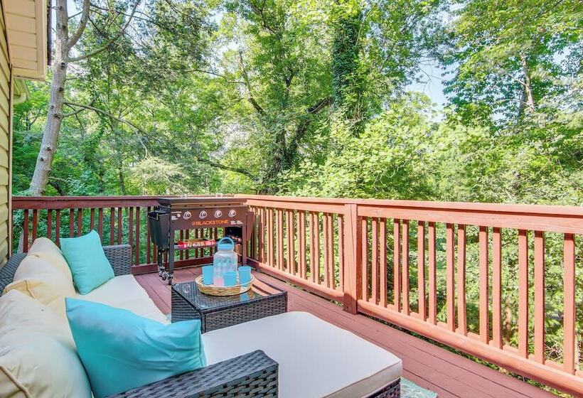 Black Mountain Hideaway W/ Hot Tub & Pool Table!