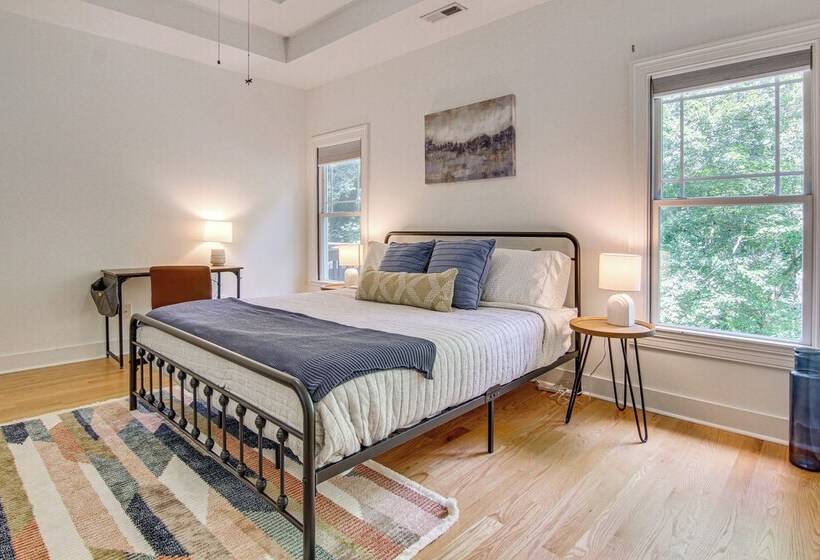 Black Mountain Hideaway W/ Hot Tub & Pool Table!