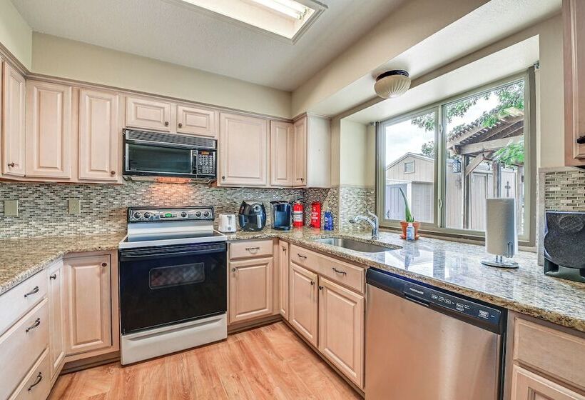 Canal Front Granbury Home W/ Dock   Dogs Welcome!