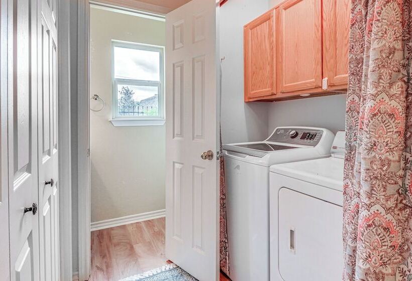 Canal Front Granbury Home W/ Dock   Dogs Welcome!