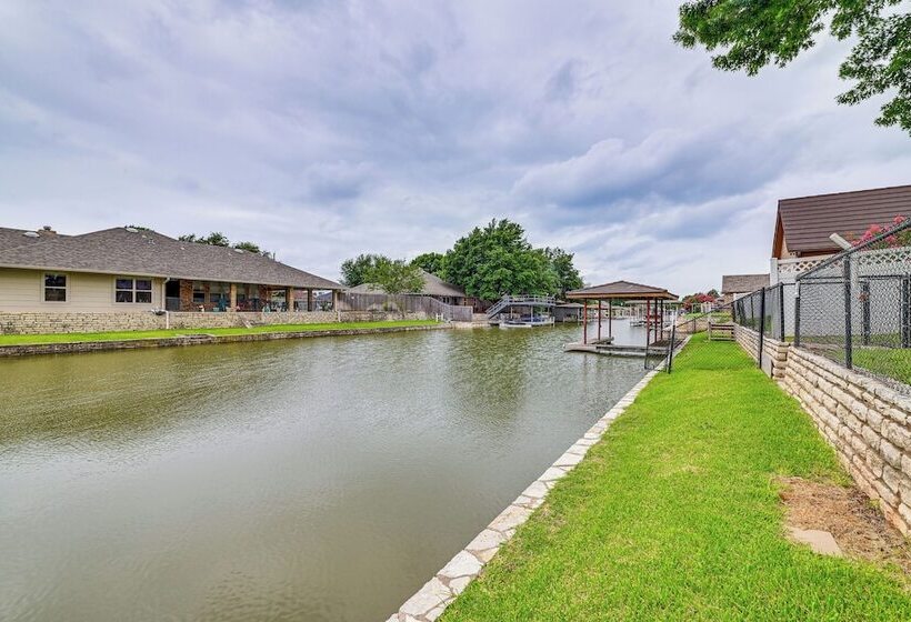 Canal Front Granbury Home W/ Dock   Dogs Welcome!