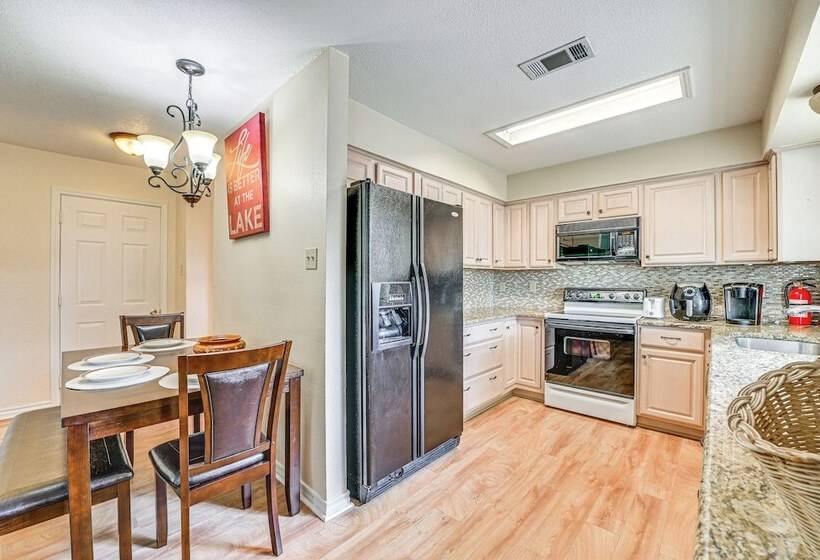 Canal Front Granbury Home W/ Dock   Dogs Welcome!