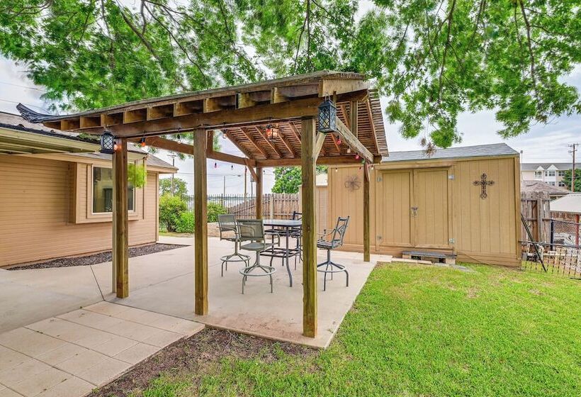 Canal Front Granbury Home W/ Dock   Dogs Welcome!