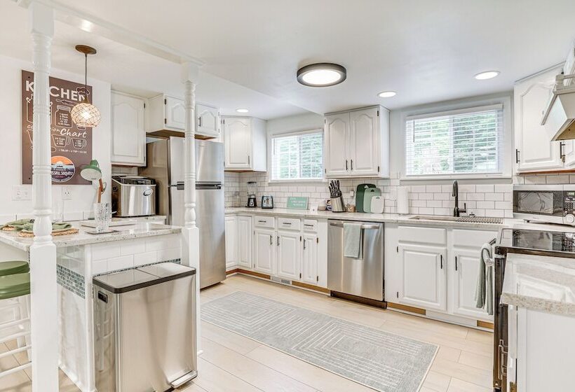 Family Home W/ Hot Tub: 1/2 Mi To Lake Milton