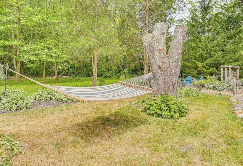 Family Home W/ Hot Tub: 1/2 Mi To Lake Milton