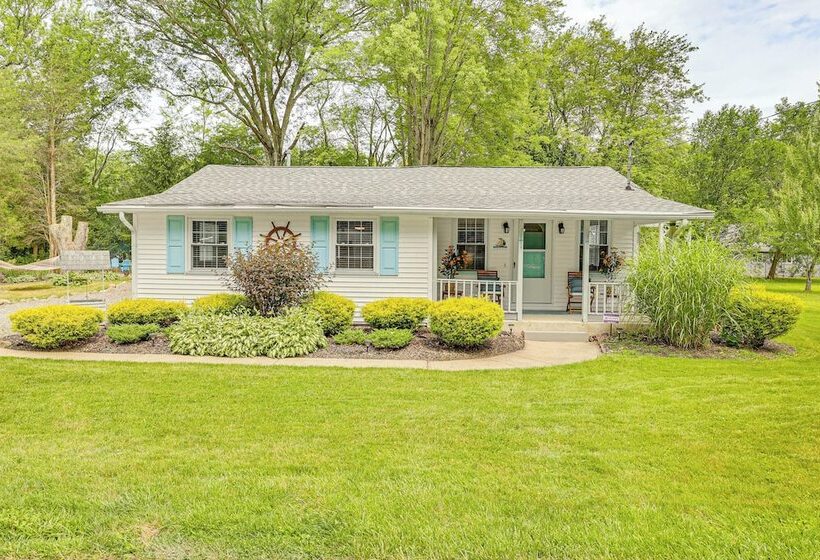 Family Home W/ Hot Tub: 1/2 Mi To Lake Milton