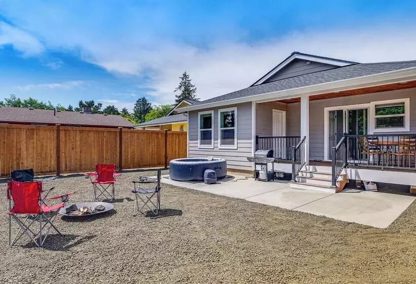 Charming Westport Abode W/ Hot Tub, Deck & Yard!