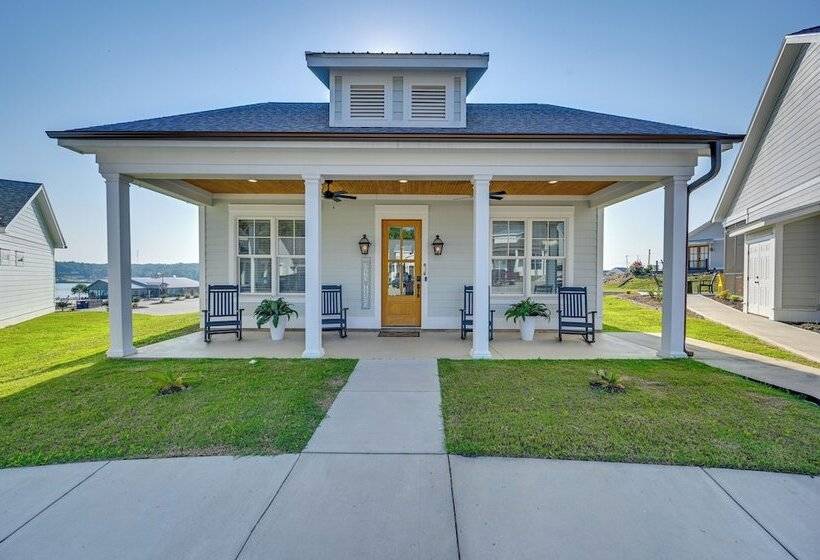 On Site Lake W/ Boat Ramp: Greenwood Retreat!