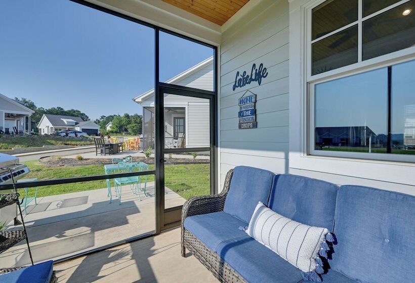 On Site Lake W/ Boat Ramp: Greenwood Retreat!