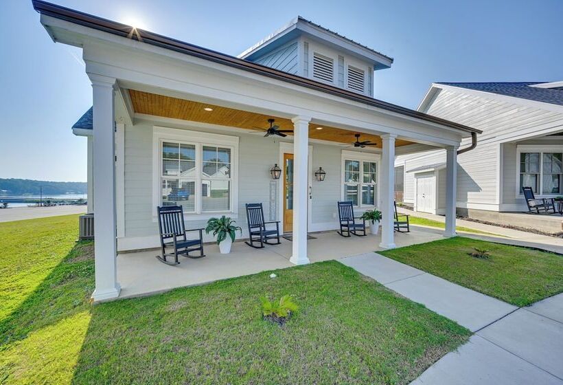 On Site Lake W/ Boat Ramp: Greenwood Retreat!