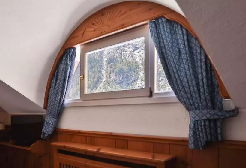 Hotelli Bouton D Or   Courmayeur