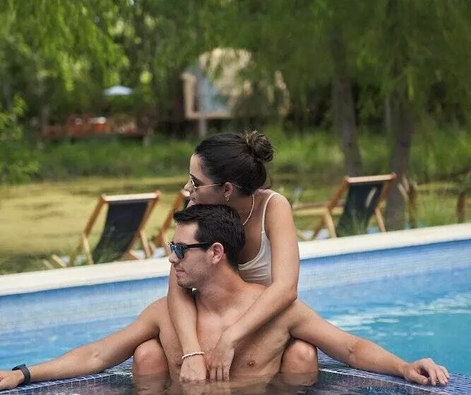 Hotelli Brisas Del Lago Glamping