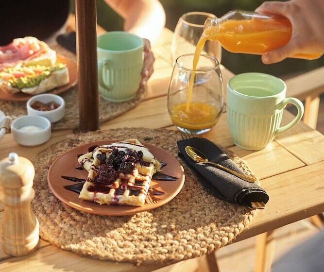 Hotel Brisas Del Lago Glamping