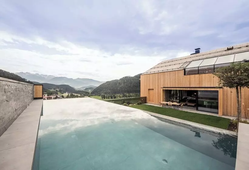 Hotelli Chalet Purmontes