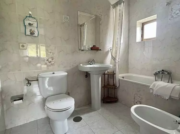 ホテル Coronel Somiedo