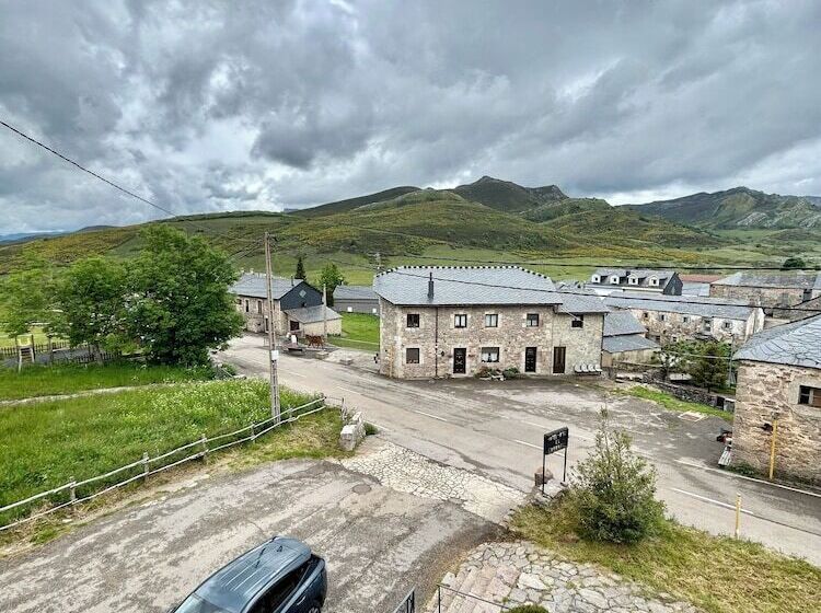 فندق Coronel Somiedo