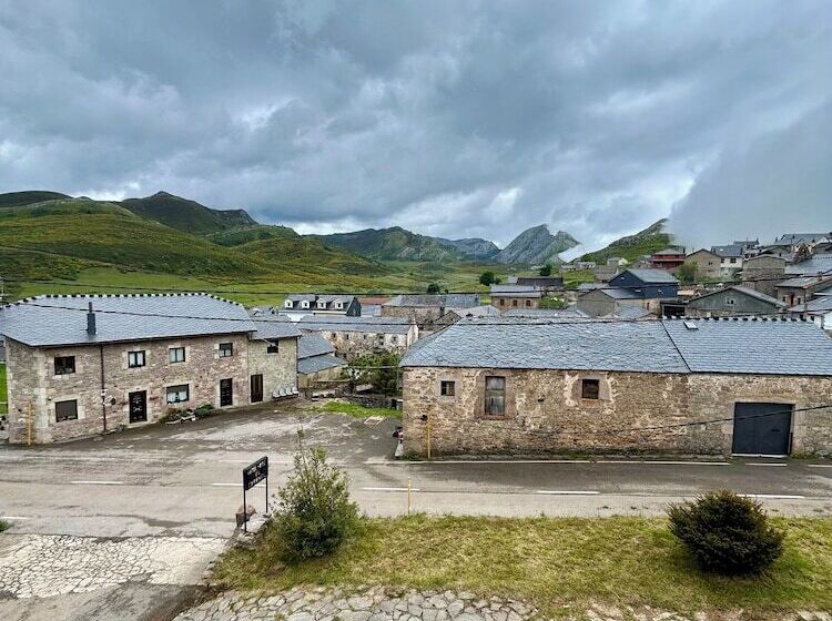 فندق Coronel Somiedo