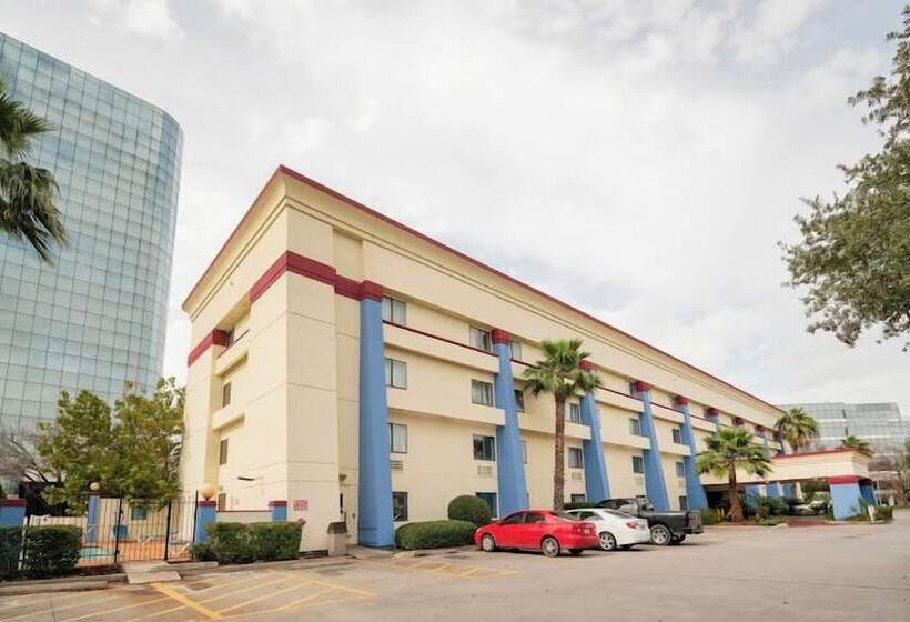 هتل Iah 45 Airport Inn & Suites