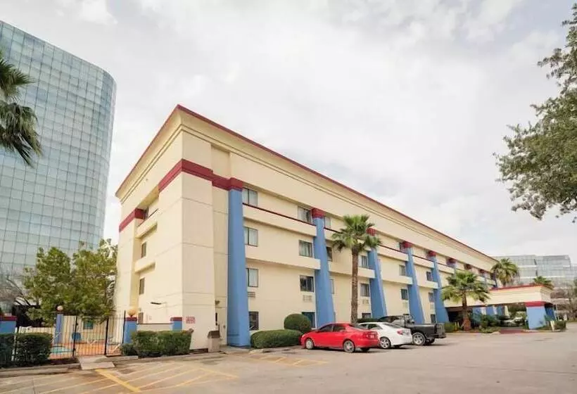 Hotelli Iah 45 Airport Inn & Suites