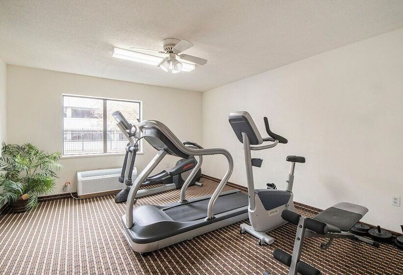 هتل Iah 45 Airport Inn & Suites