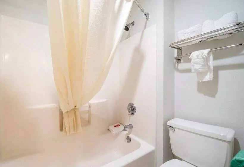 Hotelli Iah 45 Airport Inn & Suites