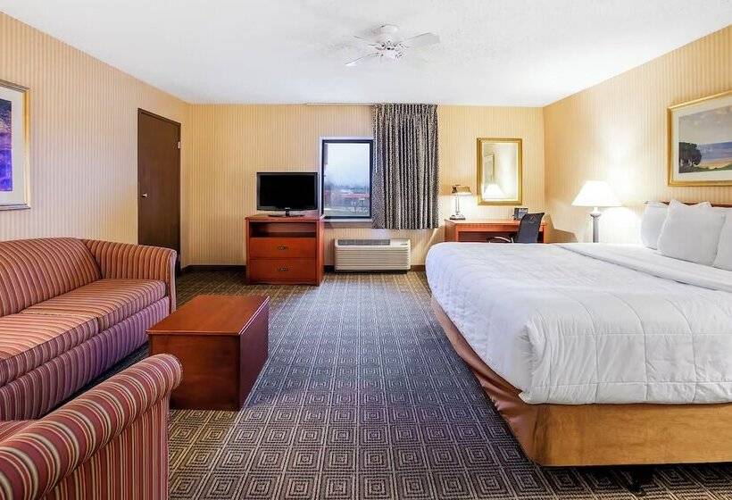 Отель Norwood Inn And Suites Detroit
