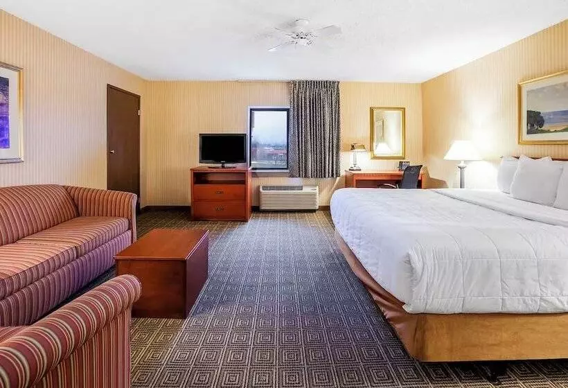 ホテル Norwood Inn And Suites Detroit